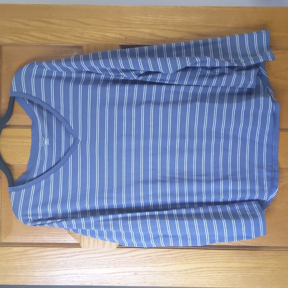 Old Navy V Neck
